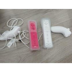 Nintendo wii u + 3 extra controller 2 guitarcontr + 7 games