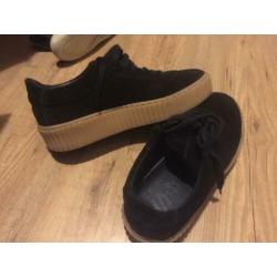 Sacha zwarte suède leer sneakers met spekzool