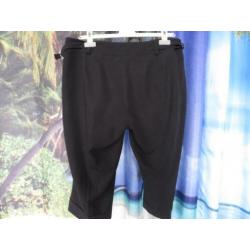 zwarte capri broek taille iets verstelbaar mt 44 Etam