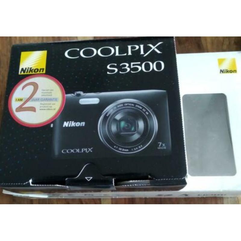 Camera Coolpix S3500