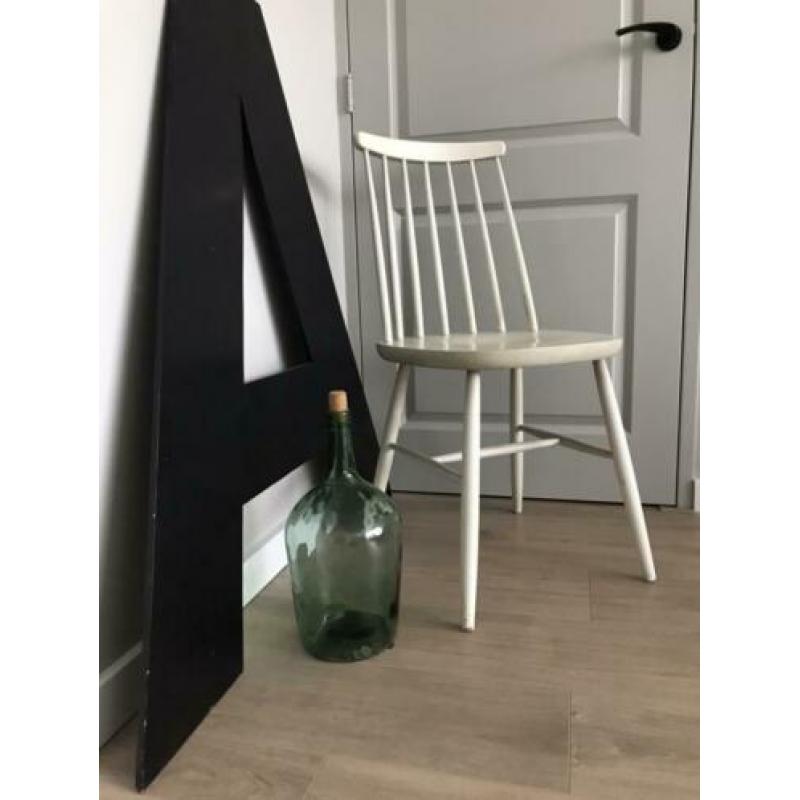 Vintage Deens design. Tapiovaara spijlenstoel Rotterdam