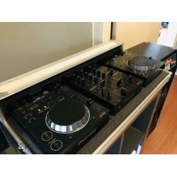 Zeer nette CDJ-350 2x en DJM-350 met extra’s!