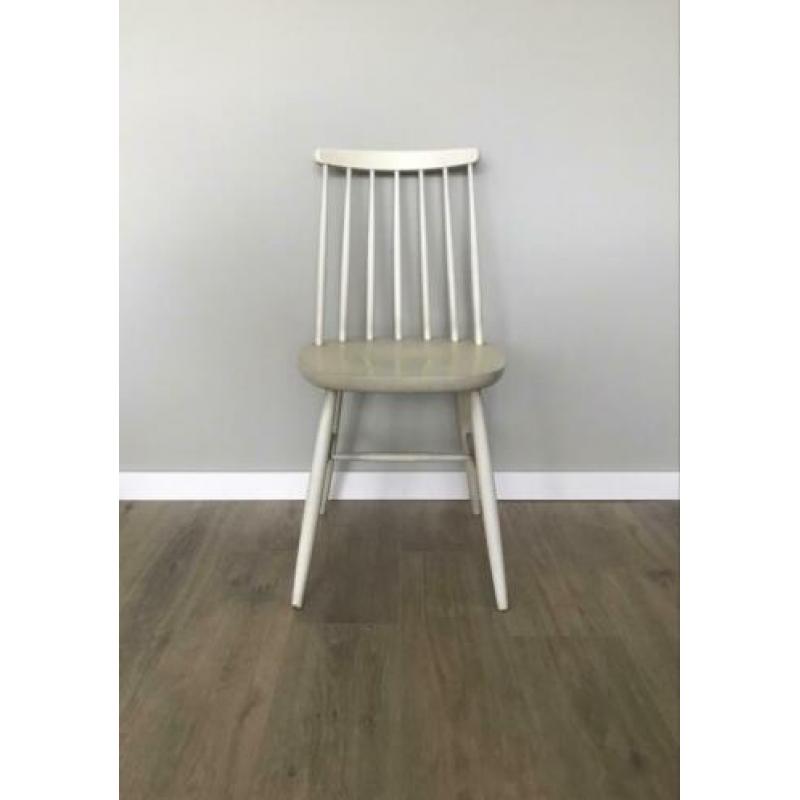Vintage Deens design. Tapiovaara spijlenstoel Rotterdam