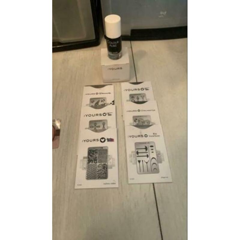 Nagel spullen lakjes stempels glitters stenen