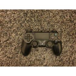 Playstation 4 te koop inclusief controller en games