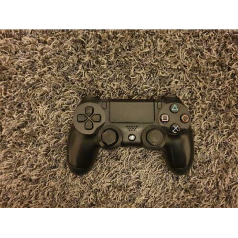 Playstation 4 te koop inclusief controller en games
