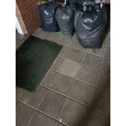 Gratis af te halen, tegels 30x30.