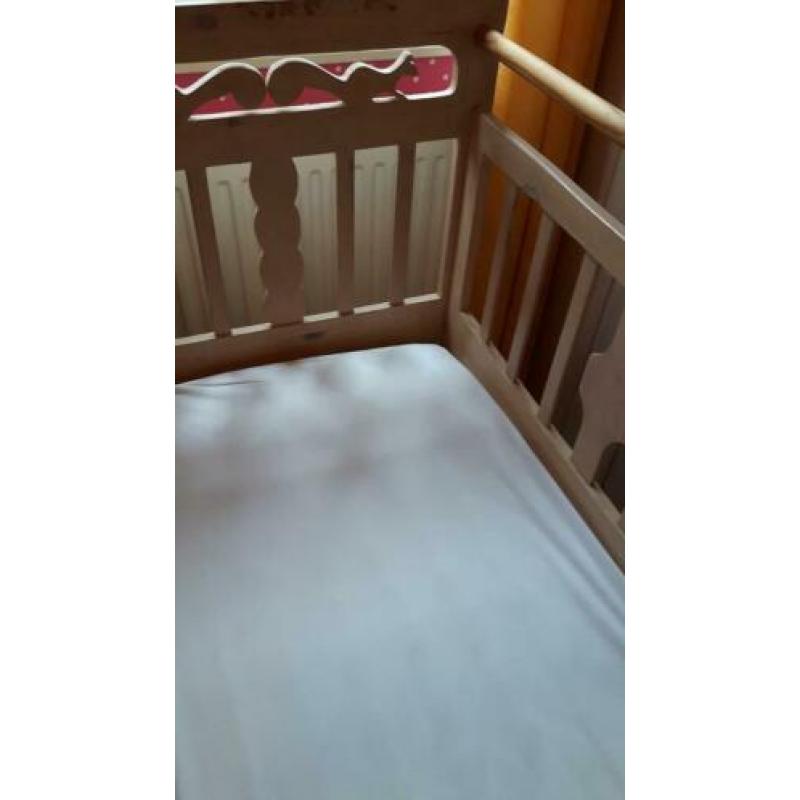 Ledikantje met nieuwe matras
