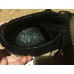 Sacha zwarte suède leer sneakers met spekzool