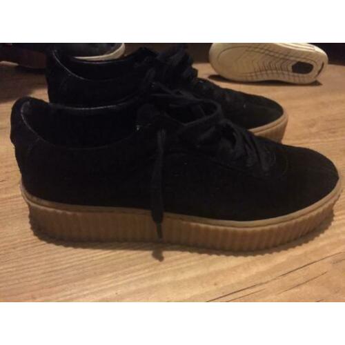 Sacha zwarte suède leer sneakers met spekzool