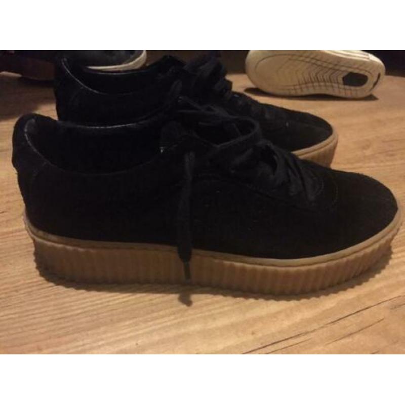 Sacha zwarte suède leer sneakers met spekzool