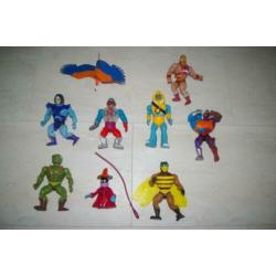 Diverse He-Man figuren en onderdelen.