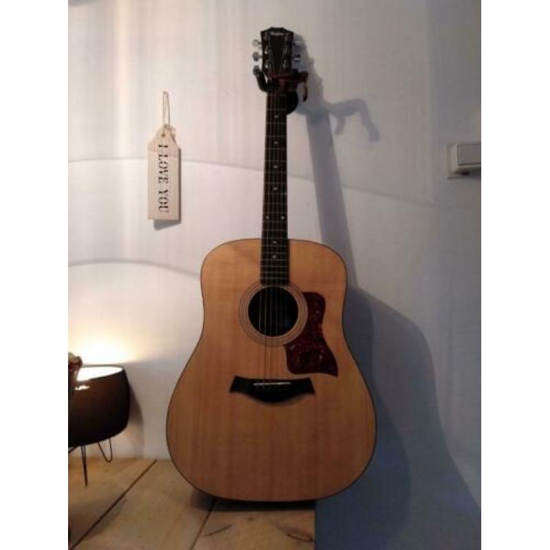 Taylor 110 en een Simon & Patrick Pro