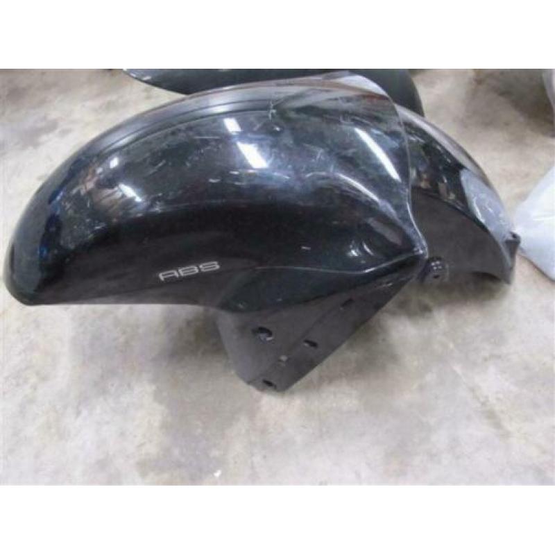 Kawasaki ZZR1400 onderdelen oa topkuip koplampen en zijkuipe