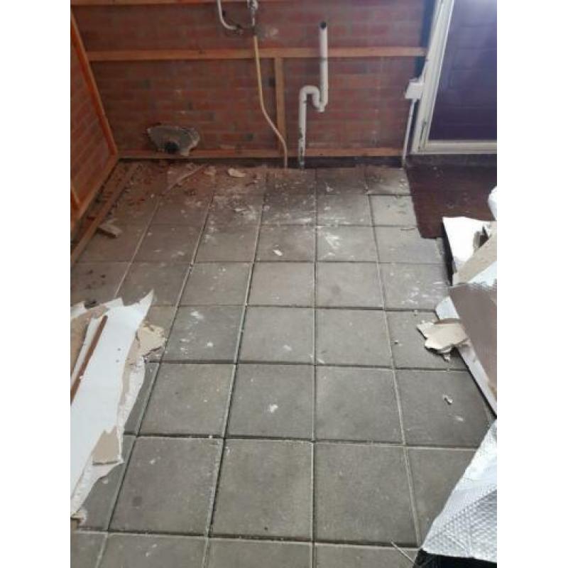 Gratis af te halen, tegels 30x30.