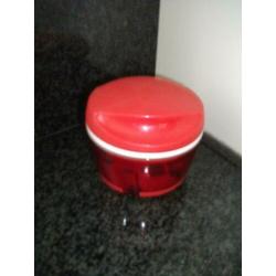 tupperware uiensnijder/hakmolen / shaker/kommen/bakjes enz e