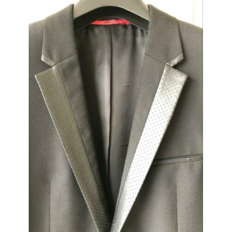 Hugo Boss Colbert small