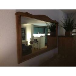 Woonkamer meubels dressoir tafel spiegel kast e.d.