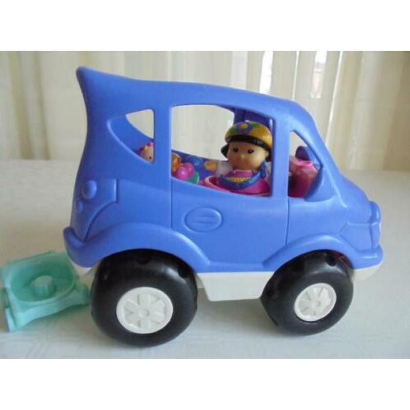 Busje met geluid en moeder en kind little people