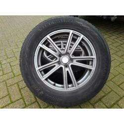 Alu velgen met winterbanden 235/65/R18