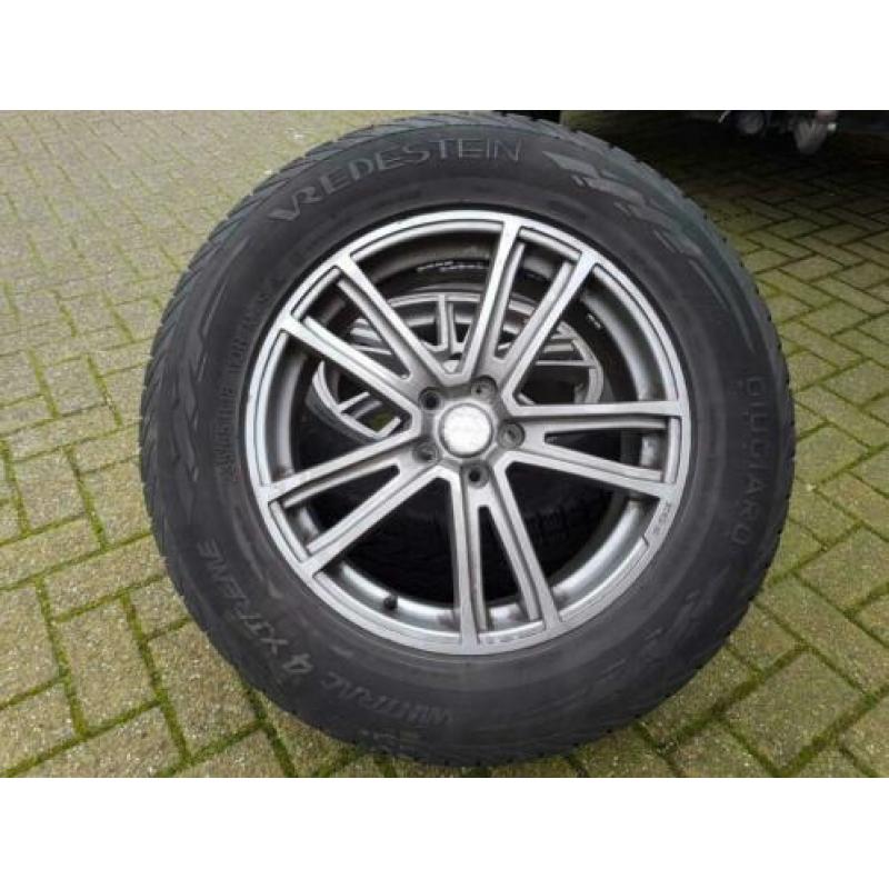 Alu velgen met winterbanden 235/65/R18
