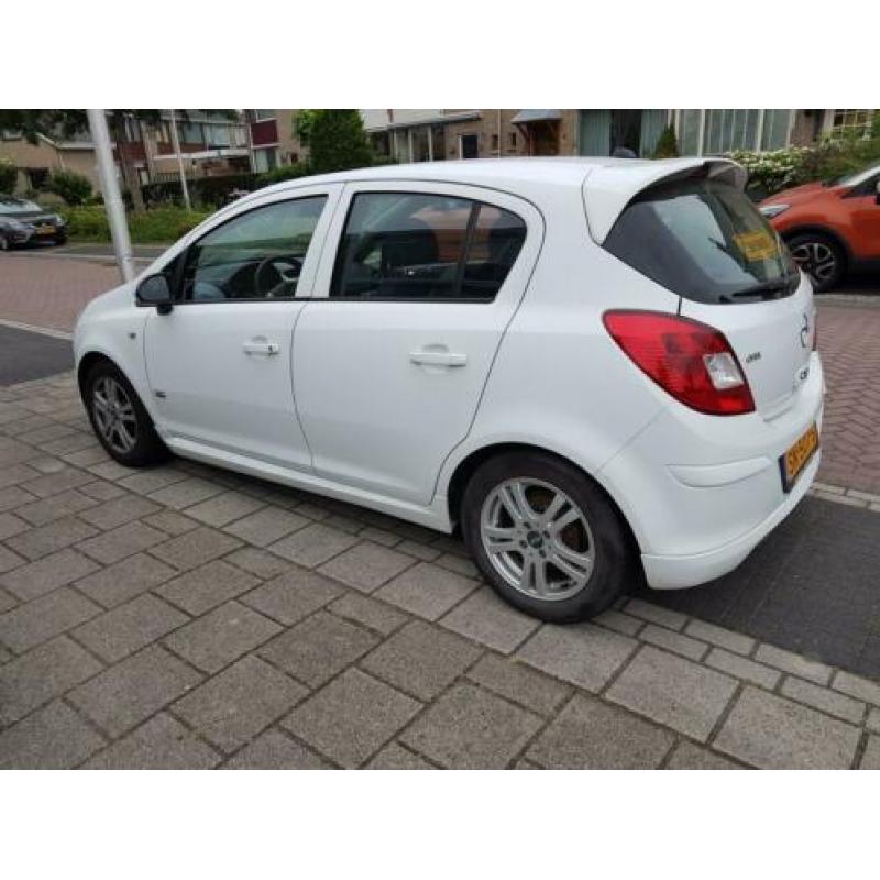 Opel Corsa 1.4 16V 5D WR 2009 Wit OPC editie