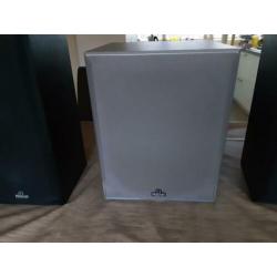 Stereo installatie met supwoofer , 2 boxen cd speler enz