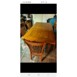 Eetkamer tafel