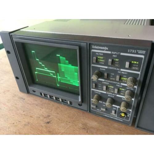 Tektronix 1731 Waveform Monitor in 19" cabinet