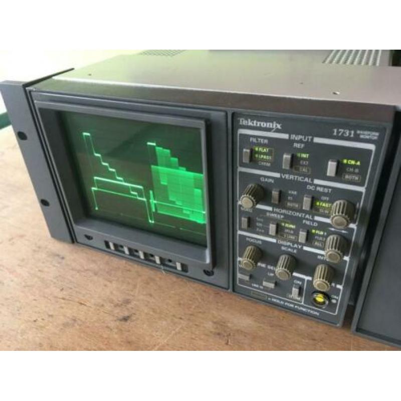 Tektronix 1731 Waveform Monitor in 19" cabinet