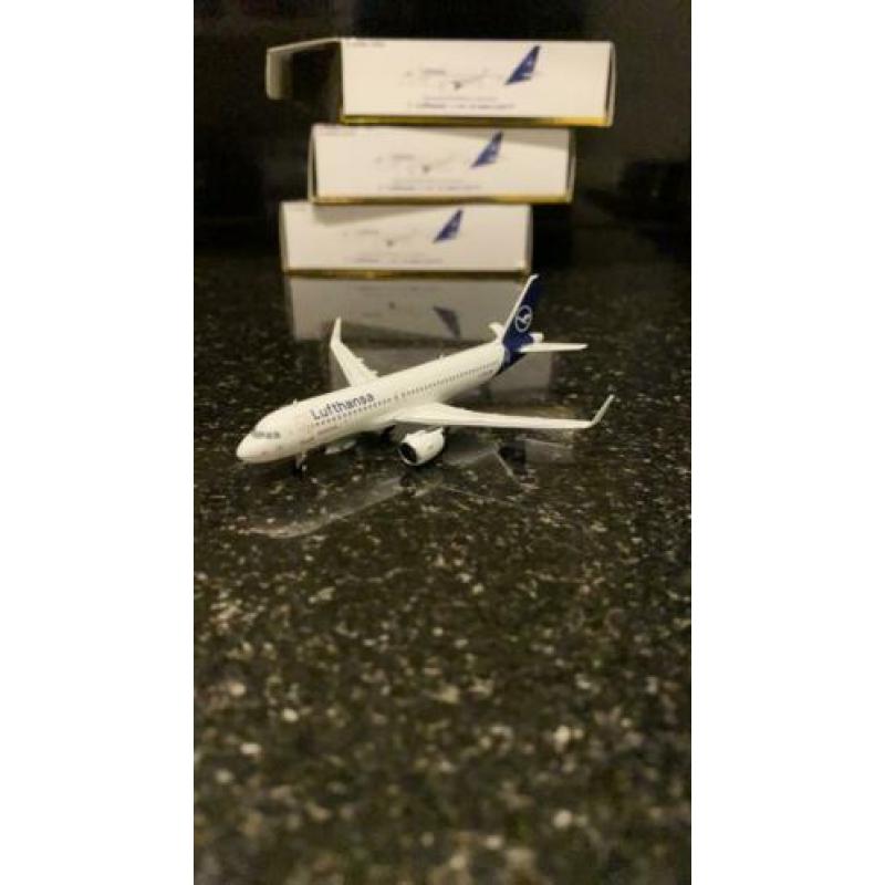 Lufthansa A320 neo pandamodel 1:400