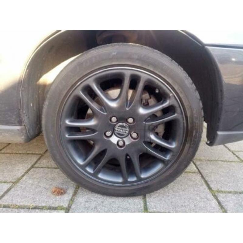 Volvo V70 2001, velgen 17"