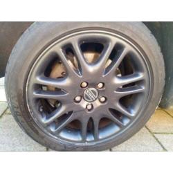 Volvo V70 2001, velgen 17"