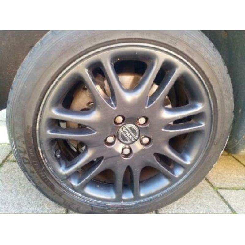 Volvo V70 2001, velgen 17"