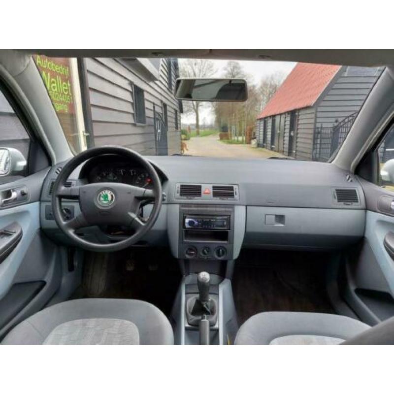 Skoda Fabia 1.4 Comfort * Cruise / 5 Drs / APK 19-4-2021 *