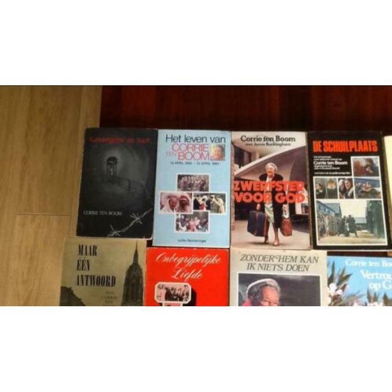 12 bundels/boeken Corrie ten Boom