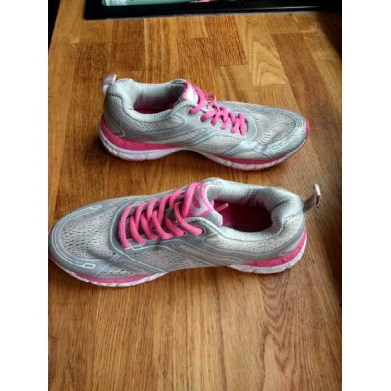 Grijze sneakers 36