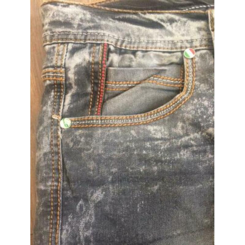 Aangeboden Gucci jeans Marmer stone edition maat 38