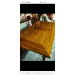 Eetkamer tafel