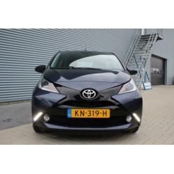 Toyota Aygo 1.0 VVT-i x-play € 7.945,00