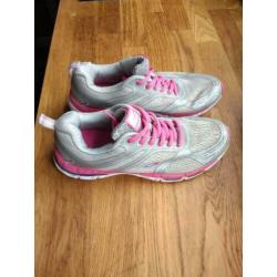 Grijze sneakers 36