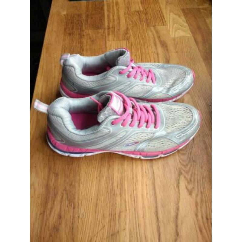 Grijze sneakers 36