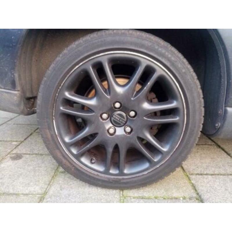 Volvo V70 2001, velgen 17"