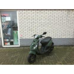 Toffe piaggio zip sp 25 4-takt mat groen snor bj2015 8000km