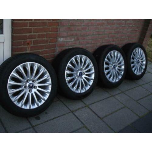 17 inch ORIGINELE FORD velgen met zomer banden 5x108