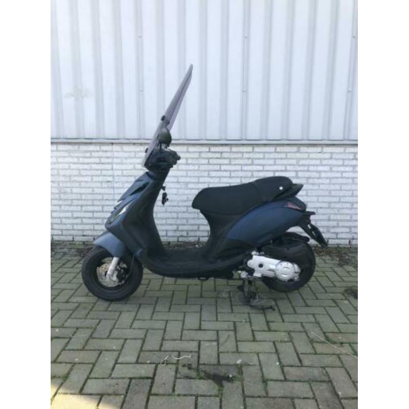 Piaggio zip 2019 4-takt snor