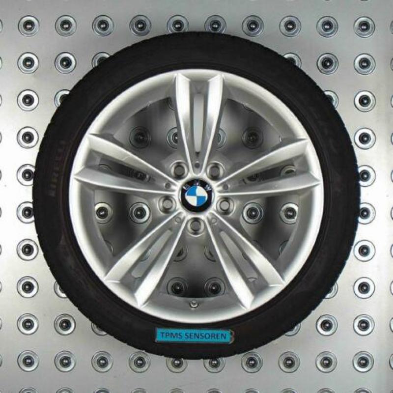 BMW F30 F31 LCI 18 inch Styling 658 velgen met Pirelli winte