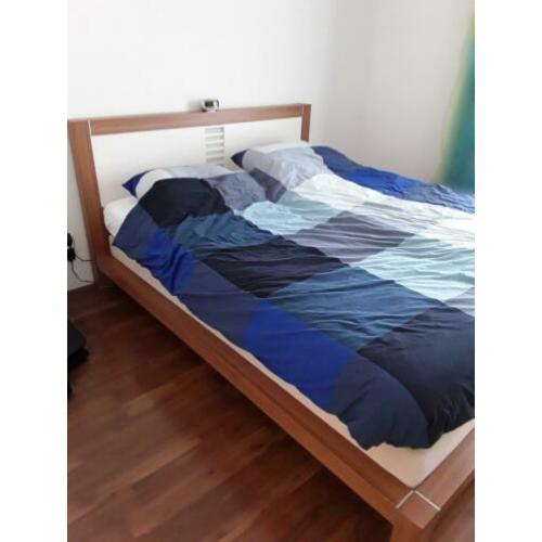 Per direct: Bed boxspring 160x210 incl. kledingkast