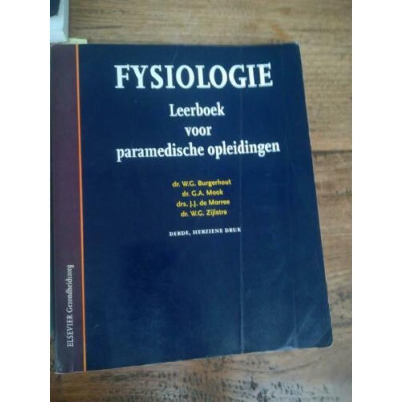 Fysiotherapie boeken te koop!