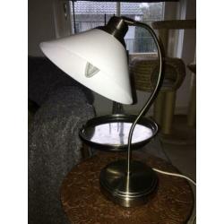 2 verstelbare tafel, bureau lampen.